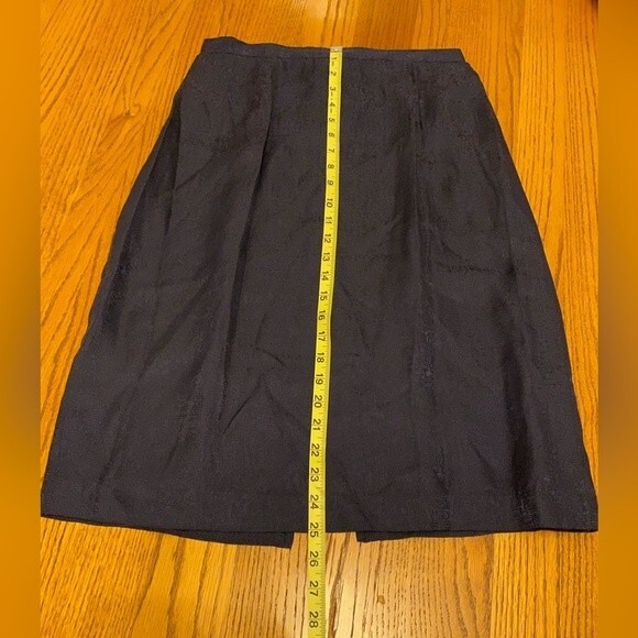 Maggy London Vintage 100% Silk Fan Pattern Skirt and Buttoned Top Set - Picture 14 of 16